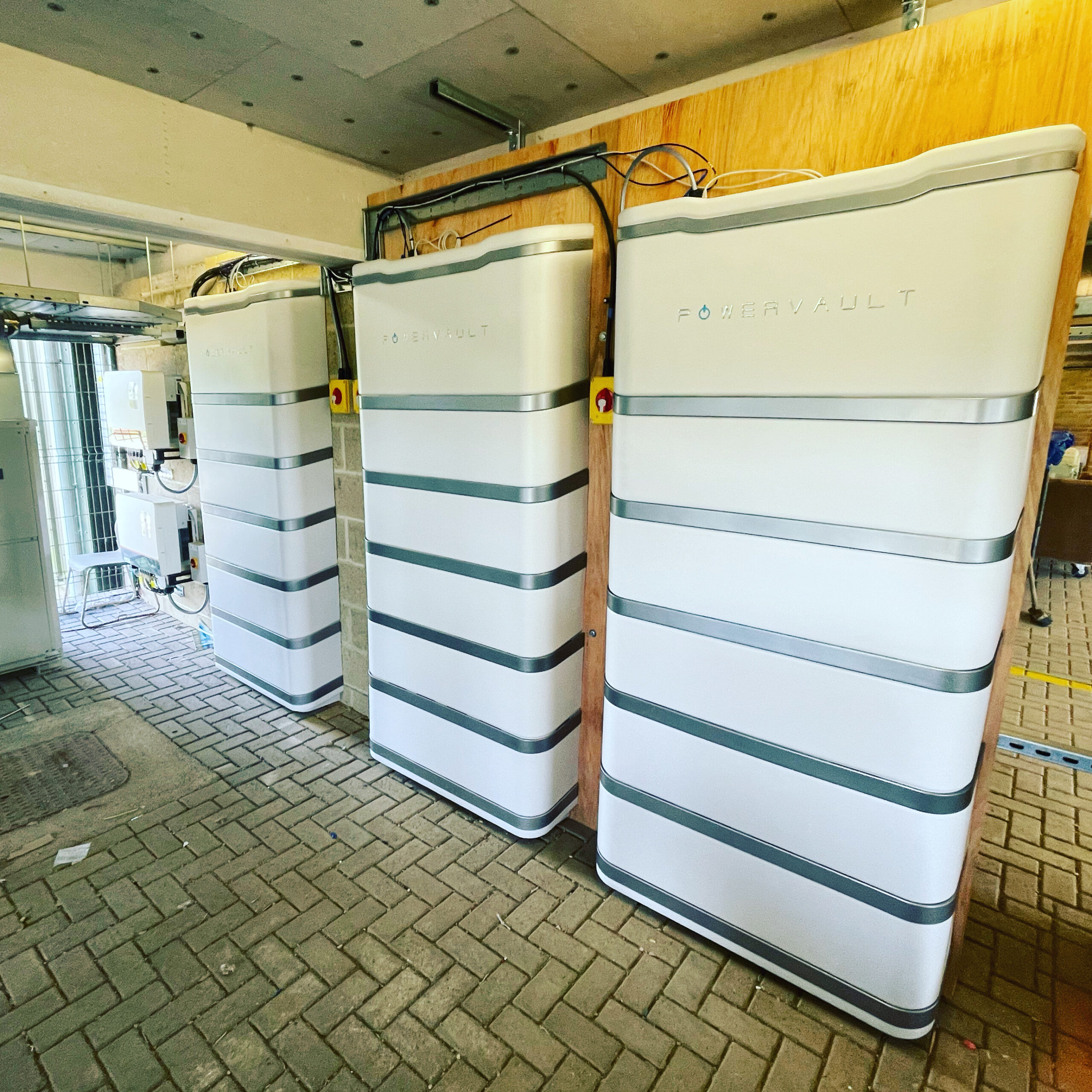 Unleash the power of battery storage for your home or workplace
